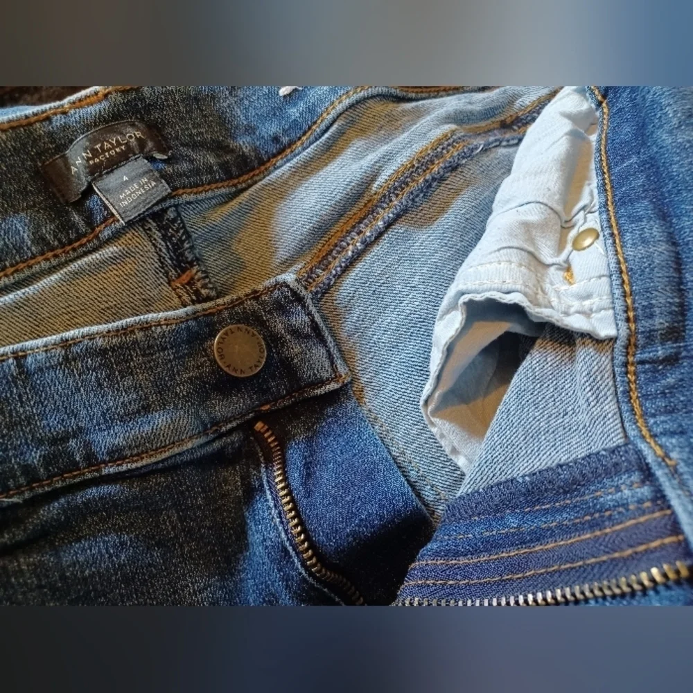 Ann Taylor Factory Mid Rise Straight Blue Denim Jeans - Picture 2 of 6
